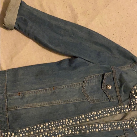 Jean jacket - Picture 2 of 3